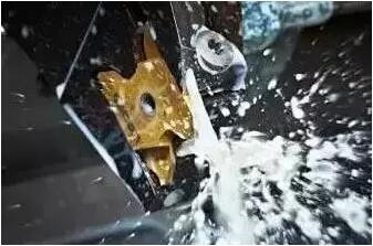 防止切削液發(fā)臭，還鋁合金壓鑄車間一個良好的環(huán)境